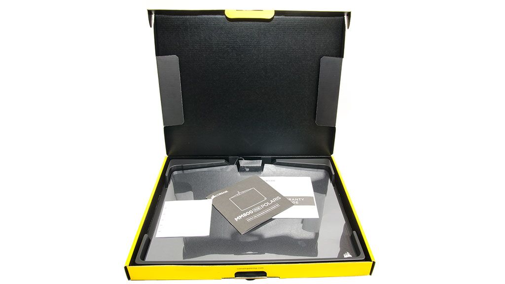 Упаковка и комплектация Corsair MM800 RGB POLARIS