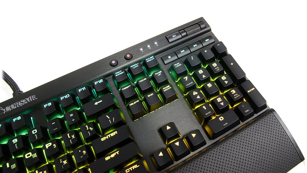 Дизайн и внешний вид Corsair K70 LUX RGB Cherry MX Silent: Подсветка клавиш